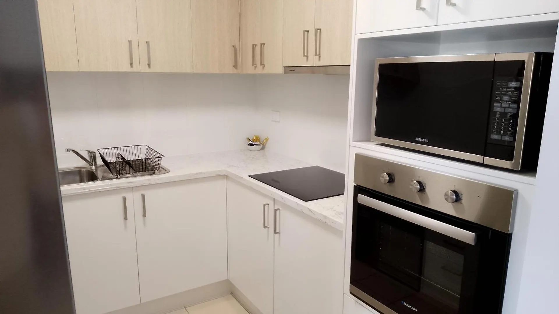 גולד קוסט Breakers North Absolute Beachfront Apartments - Official 4*, גולד קוסט אוסטרליה