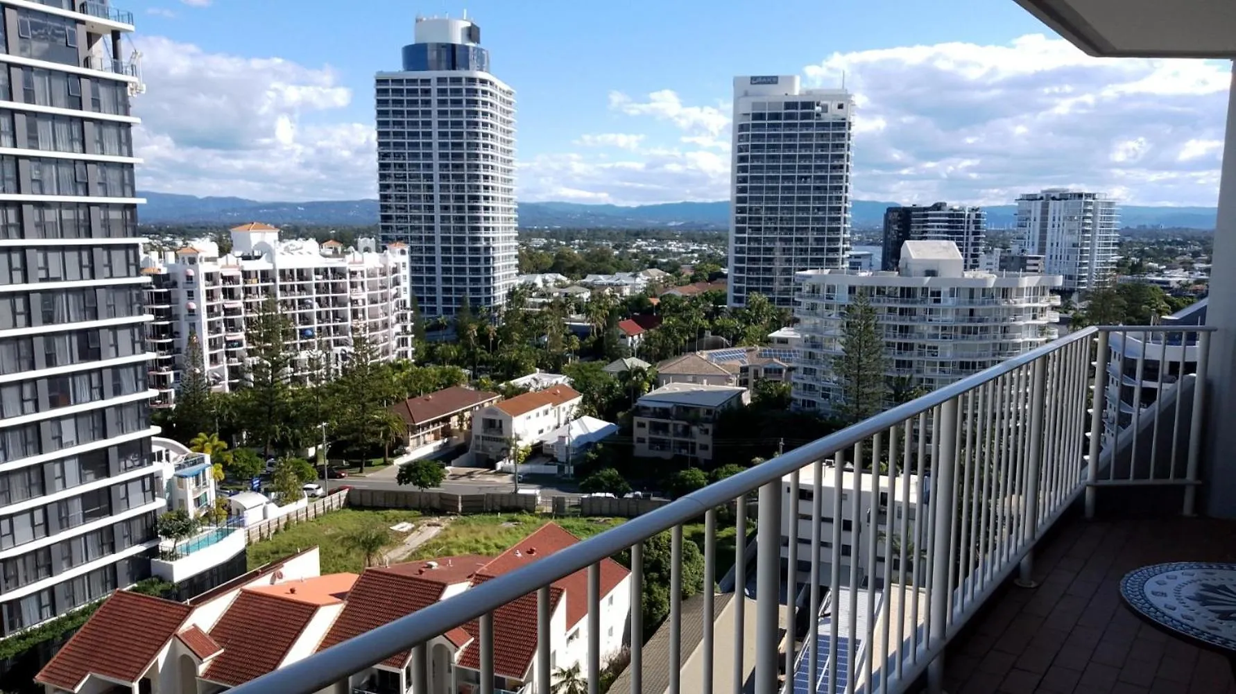 מלון דירות גולד קוסט Breakers North Absolute Beachfront Apartments - Official