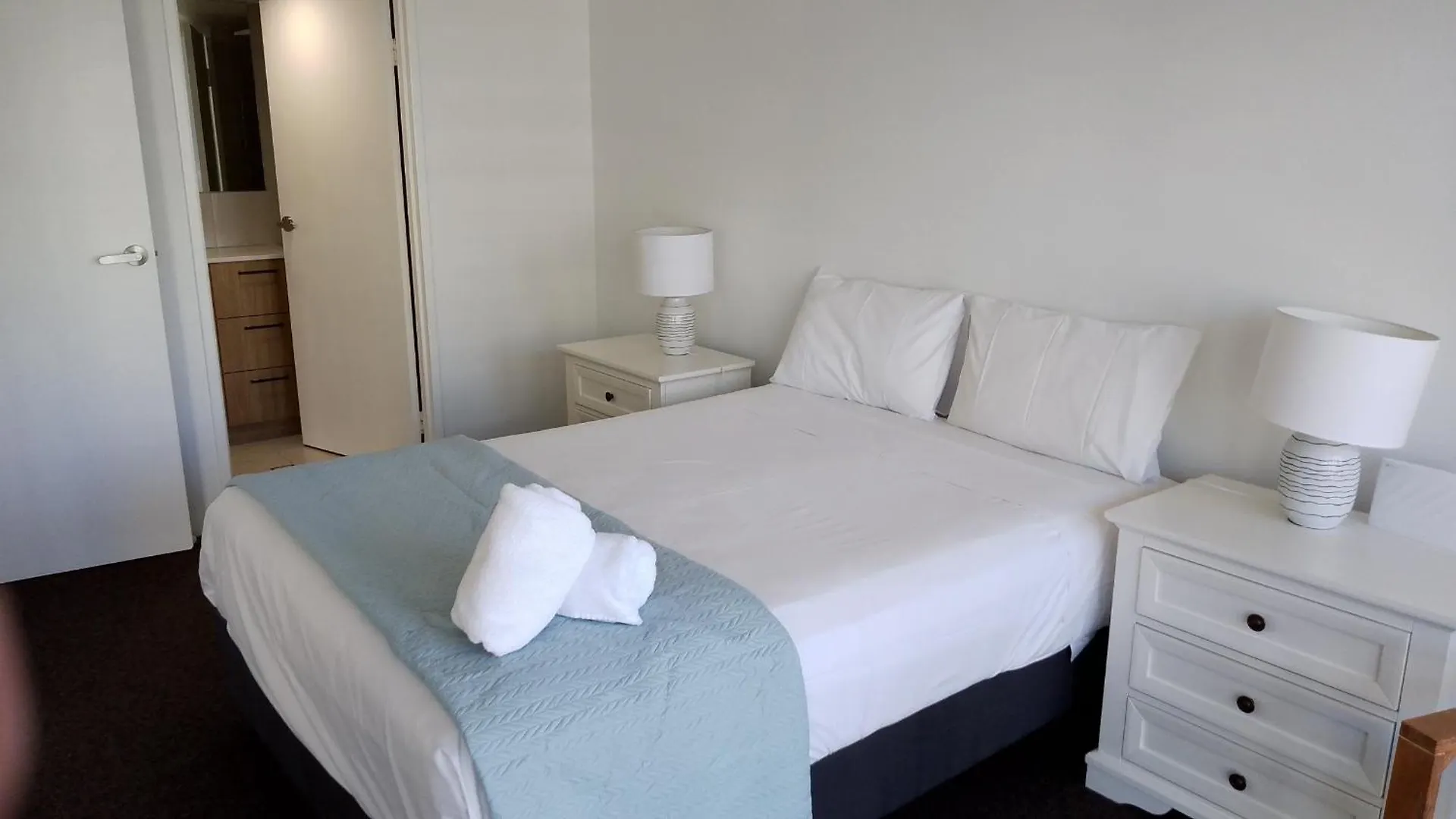 גולד קוסט Breakers North Absolute Beachfront Apartments - Official מלון דירות גולד קוסט