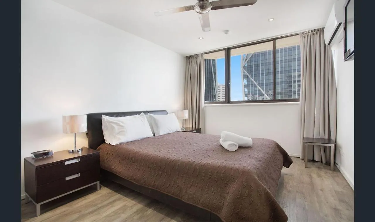 **** Aparthotel Breakers North Absolute Beachfront Apartments - Official Gold Coast Australia