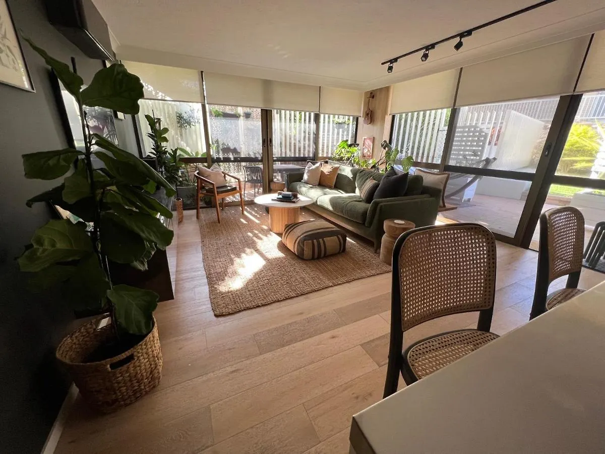 Aparthotel Breakers North Absolute Beachfront Apartments - Official Gold Coast