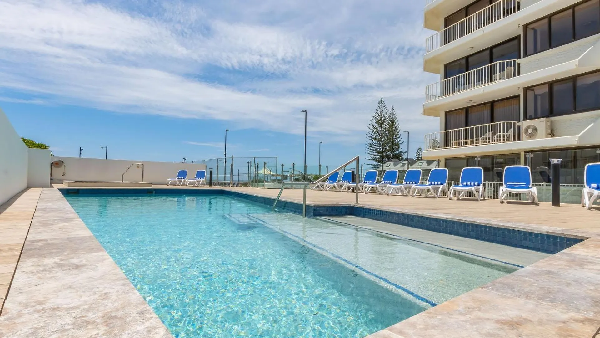 Breakers North Absolute Beachfront Apartments - Official Gold Coast