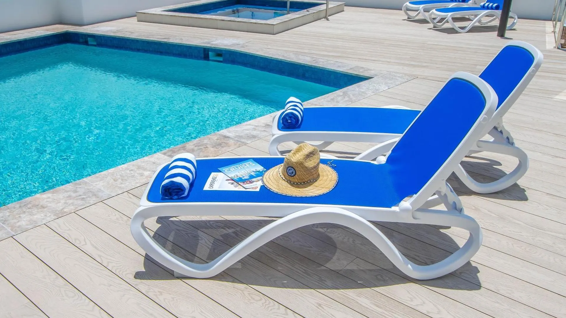 Breakers North Absolute Beachfront Apartments - Official Gold Coast Aparthotel