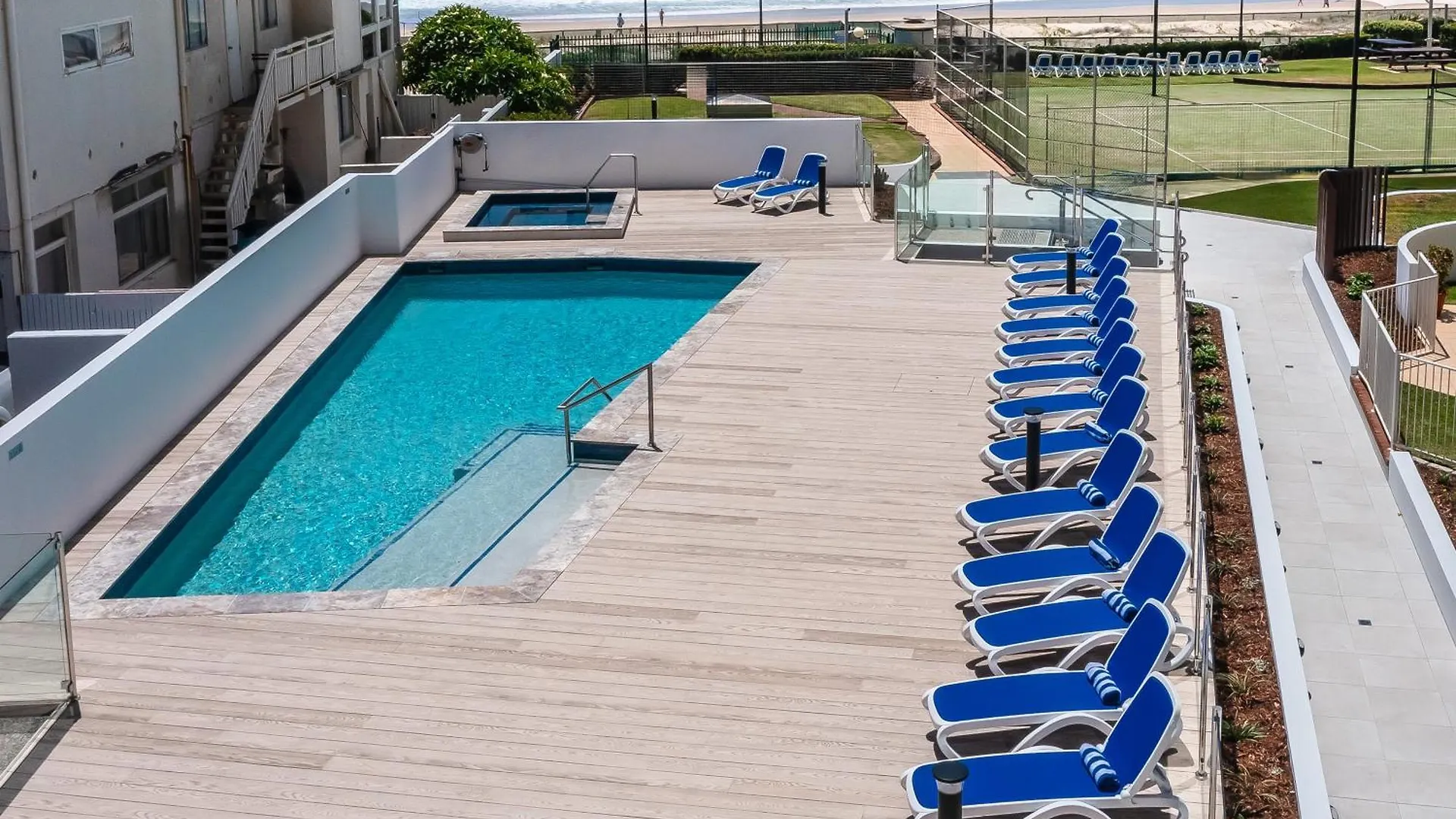 Breakers North Absolute Beachfront Apartments - Official Gold Coast