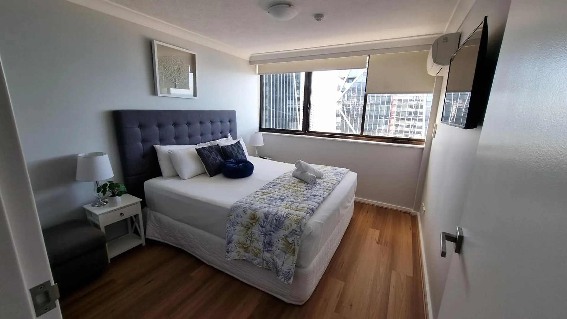 Breakers North Absolute Beachfront Apartments - Official Gold Coast Aparthotel
